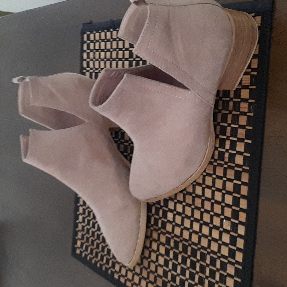 Ankle boots